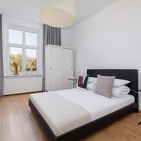 1-Bedroom Apartment - Dluga 65 Street Krakow Bagian luar foto