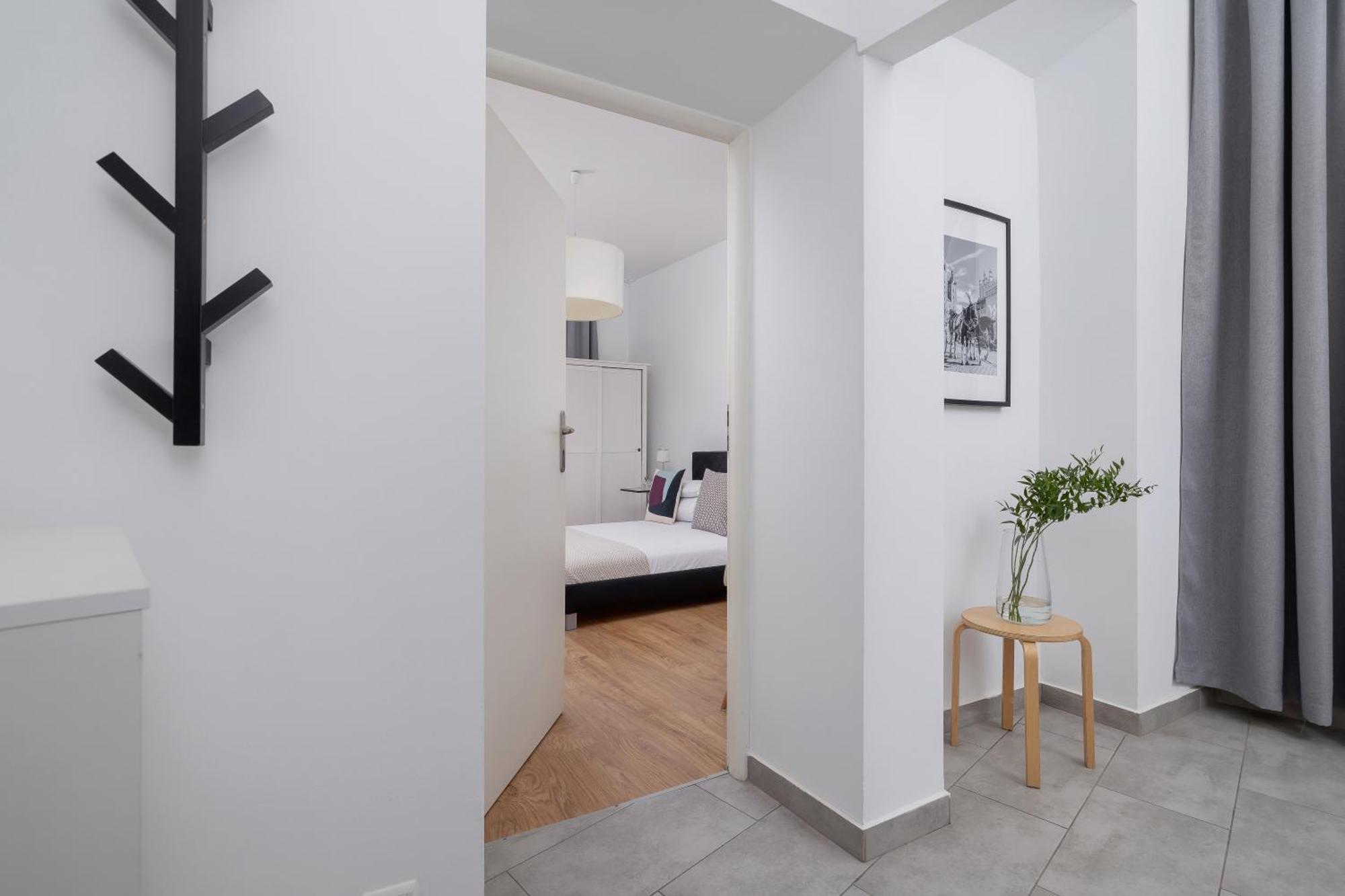 1-Bedroom Apartment - Dluga 65 Street Krakow Bagian luar foto